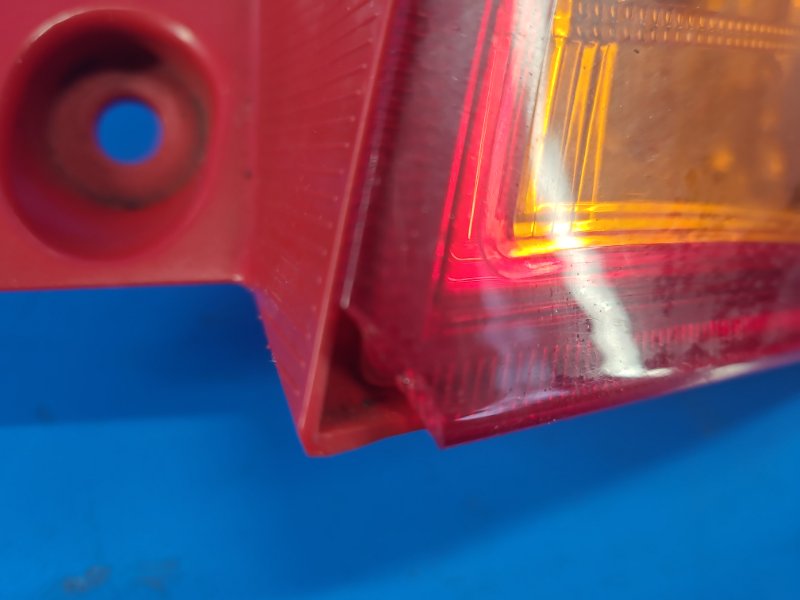 Фонарь наружный правый TOYOTA AURIS 13-18