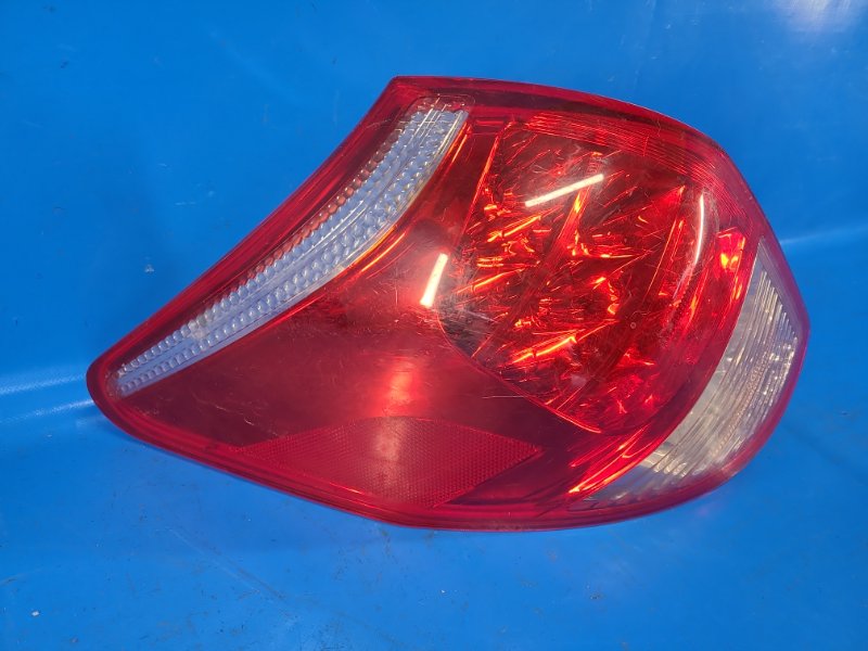 Фонарь наружный левый RAV4 05-12 Фонарь наружный левый RAV4 05-12