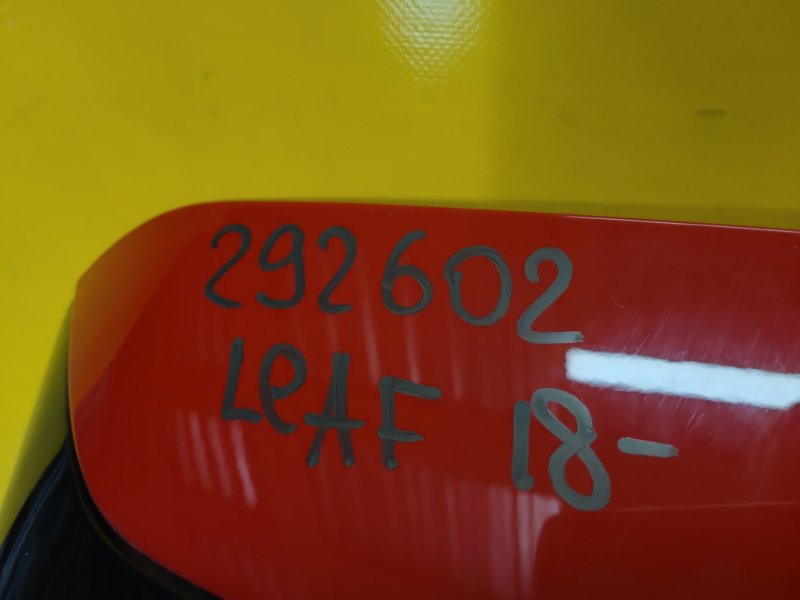 Крышка багажника LEAF 18-