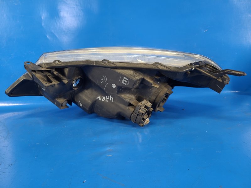 Фара правая YARIS 11-20 Фара правая YARIS 11-20