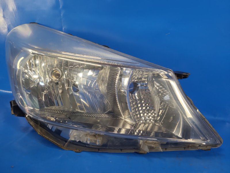 Фара правая YARIS 11-20 Фара правая YARIS 11-20