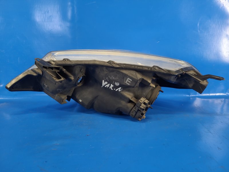 Фара правая YARIS 11-20 Фара правая YARIS 11-20