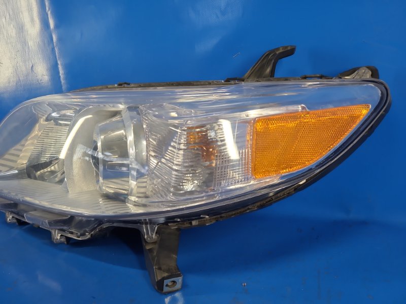 Фара левая TOYOTA SIENNA 11-16