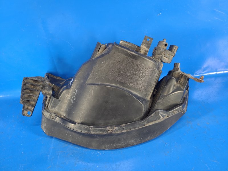 Фара правая L200 06-14