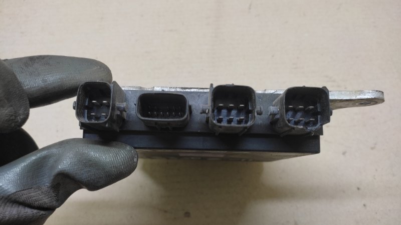 Блок управления форсунками GS350 GS300 05-11