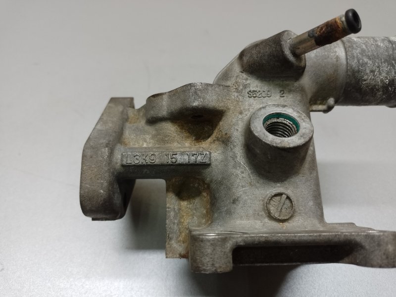 Фланец системы охлаждения CX-7 06-12 2008 2.3 L3