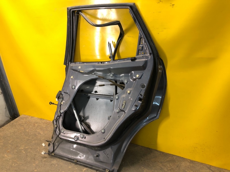 Дверь задняя правая CX-7 06-12