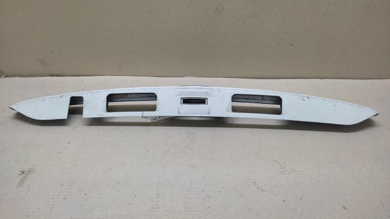 Панель подсветки номера SUBARU IMPREZA 11-17 2015 ХЕТЧБЕК 2.0 91111FJ180NN Б/У