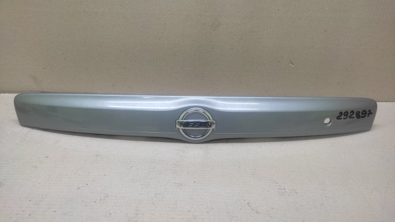 Панель подсветки номера NISSAN VERSA B17 11-19 2013 SEDAN 1.6 HR16DE 84810-3BA8A Б/У