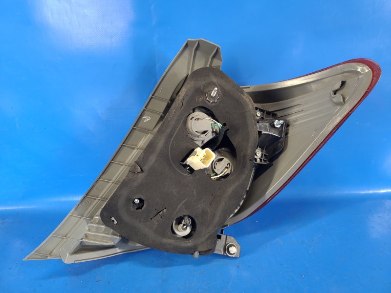 Фонарь наружный левый YARIS 11-20 Фонарь наружный левый YARIS 11-20