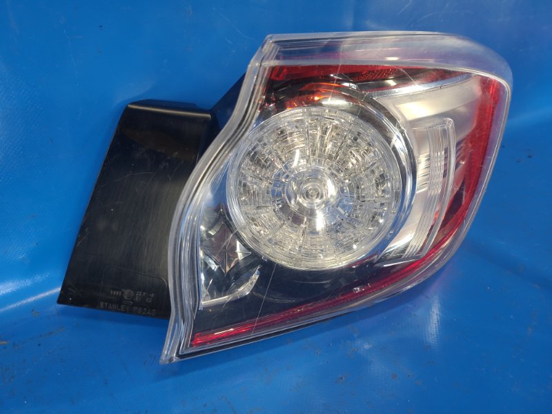 Фонарь наружный правый MAZDA 3 BL 09-13