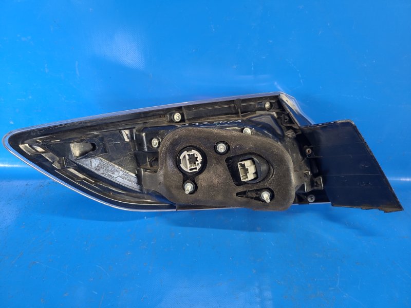 Фонарь наружный правый 3 BL 09-13