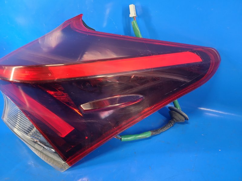 Фонарь наружный правый AURIS 13-18 Фонарь наружный правый AURIS 13-18