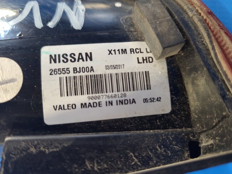 Фонарь наружный левый NV200 EU 09-