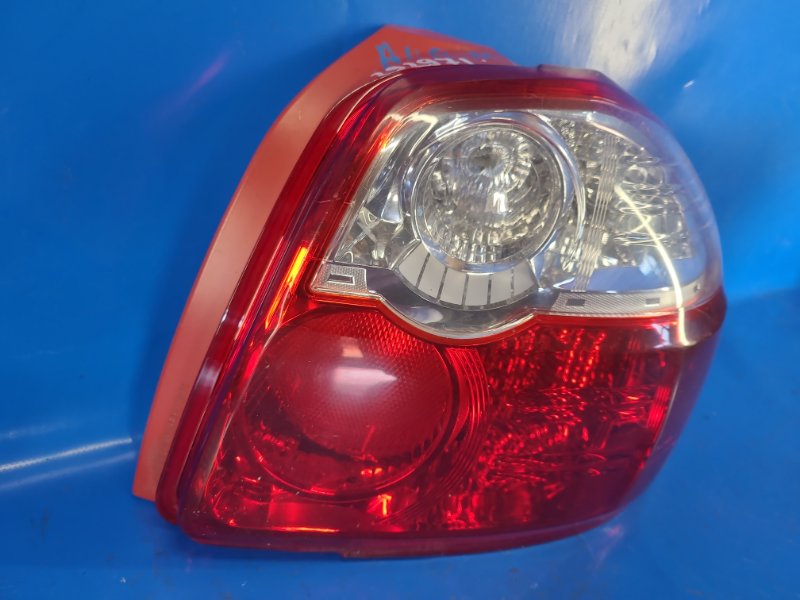 Фонарь наружный правый AURIS 06-12