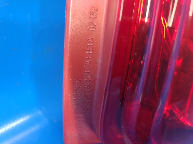 Фонарь наружный правый TOYOTA AURIS 06-12