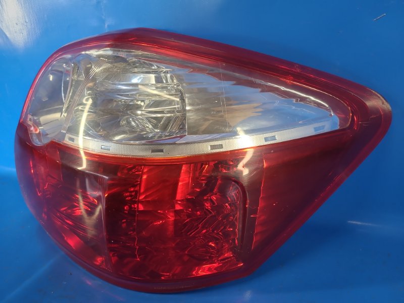 Фонарь наружный правый AURIS 06-12