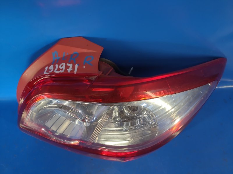 Фонарь наружный правый AURIS 06-12