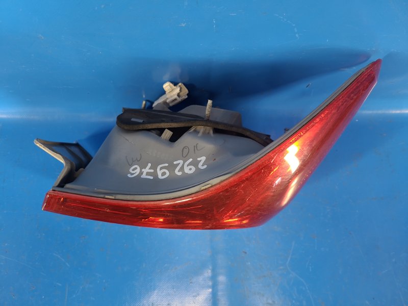 Фонарь наружный правый COROLLA 150 06-13