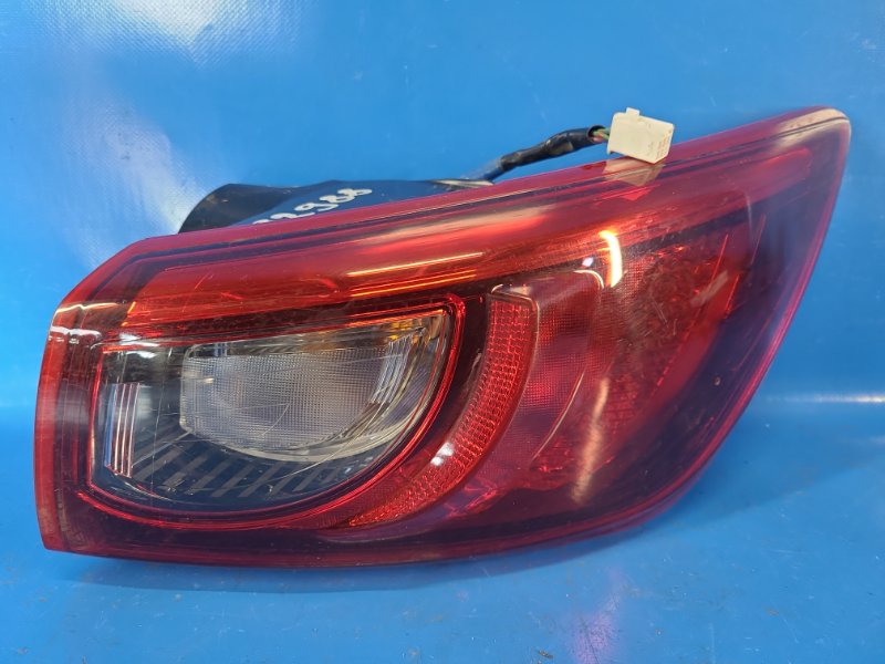 Фонарь наружный правый MAZDA CX-3 14-18 DB4G-51-150 Б/У