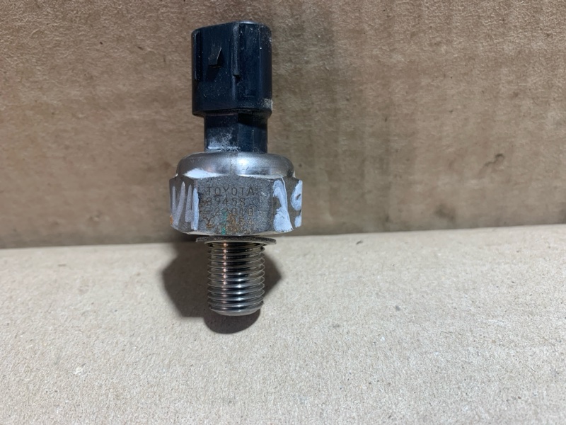 Датчик давления топлива RAV4 05-12 1AZ