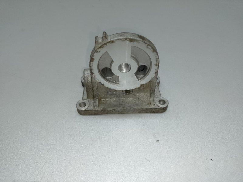 Кронштейн масляного фильтра EVOQUE 2012-2018 2016 2.0 Кронштейн масляного фильтра EVOQUE 2012-2018 2016 2.0