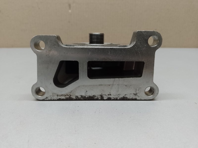 Кронштейн масляного фильтра EVOQUE 2012-2018 2016 2.0 Кронштейн масляного фильтра EVOQUE 2012-2018 2016 2.0