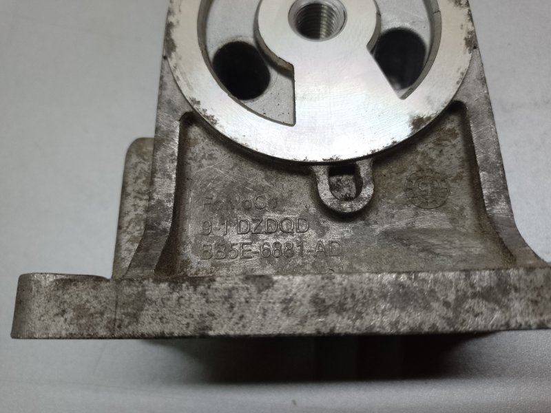 Кронштейн масляного фильтра EVOQUE 2012-2018 2016 2.0 Кронштейн масляного фильтра EVOQUE 2012-2018 2016 2.0