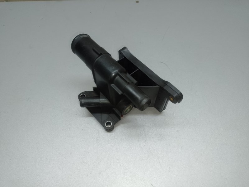 Фланец системы охлаждения MAZDA 3 BK 03-08 2006 SEDAN 2.3 L3 LF94-15-17Z Б/У