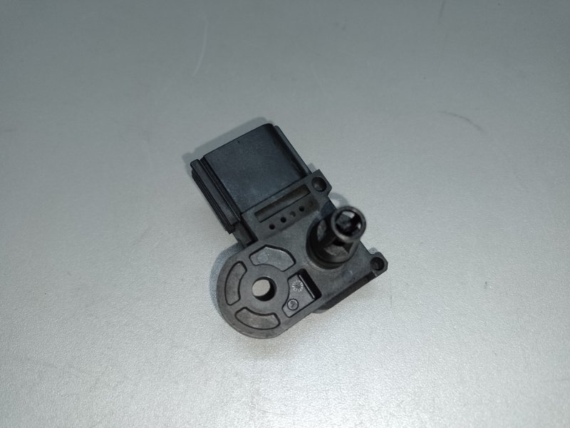 Датчик абсолютного давления (MAP sensor) MAZDA 3 BK 03-08 2006 SEDAN 2.3 L3 L301-18-211 Б/У