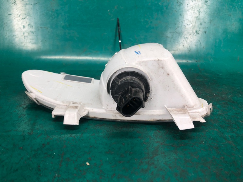 Повторитель поворота в бампер передний левый ENCLAVE 08-12 2008 3.6 LY7