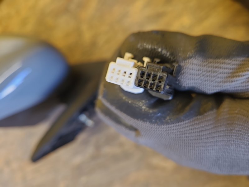 Зеркало левое LEAF 18-