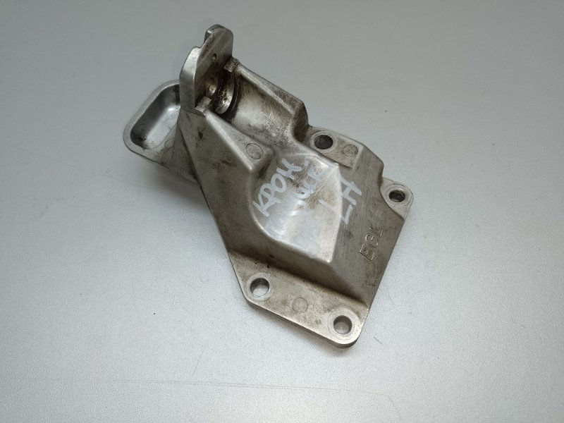 Кронштейн опоры двигателя левый INFINITI M35/M45 04-10 2004 3.5 VQ35DE 11233-EG001 Б/У