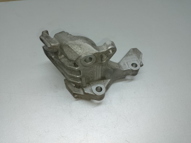 Кронштейн компрессора кондиционера INFINITI M35/M45 04-10 2004 3.5 VQ35DE 11910-EG000 Б/У