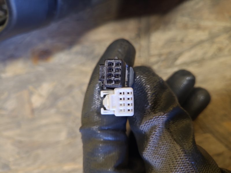 Зеркало левое LEAF 18-