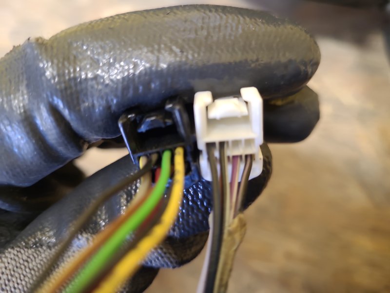 Зеркало левое LEAF 18-