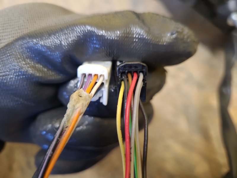 Зеркало левое LEAF 18-