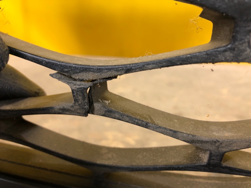 Бампер передний передний CX-7 06-12