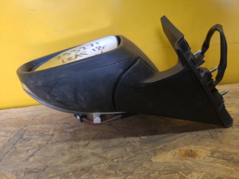 Зеркало левое LEAF 18-