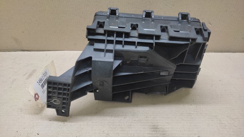 Блок предохранителей моторный отсек FUSION 14- 2014 2.5L