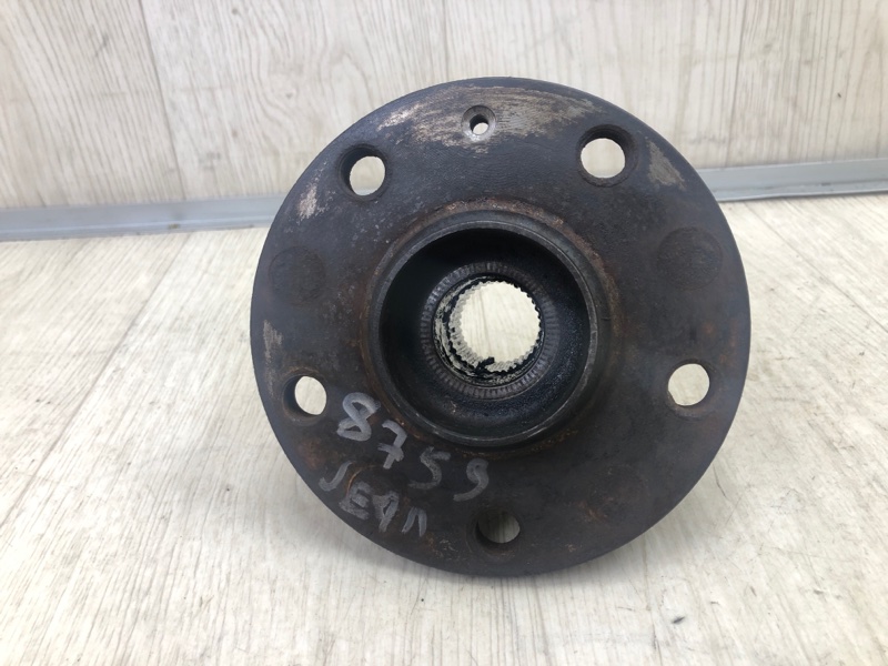 Ступица передняя JETTA USA 10-17 2011 2.5