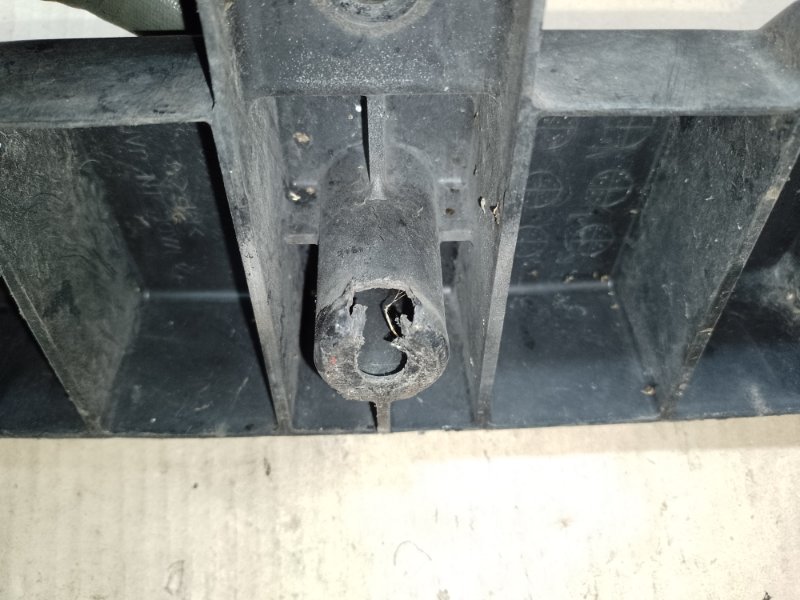 Кронштейн переднего бампера SUBARU LEGACY 03-09 BL/BP