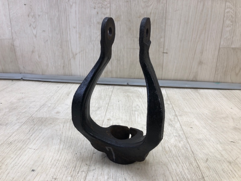 Крепление амортизатора переднее левое QX50 15-18