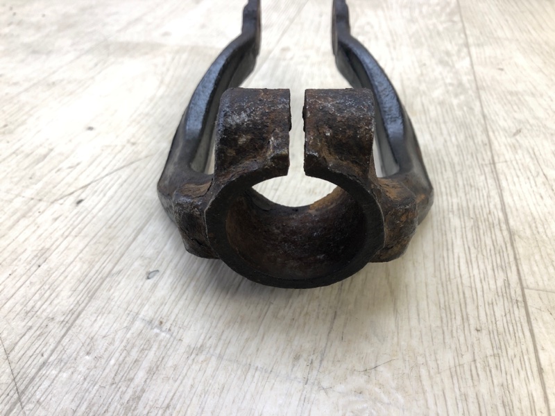 Крепление амортизатора переднее левое QX50 15-18