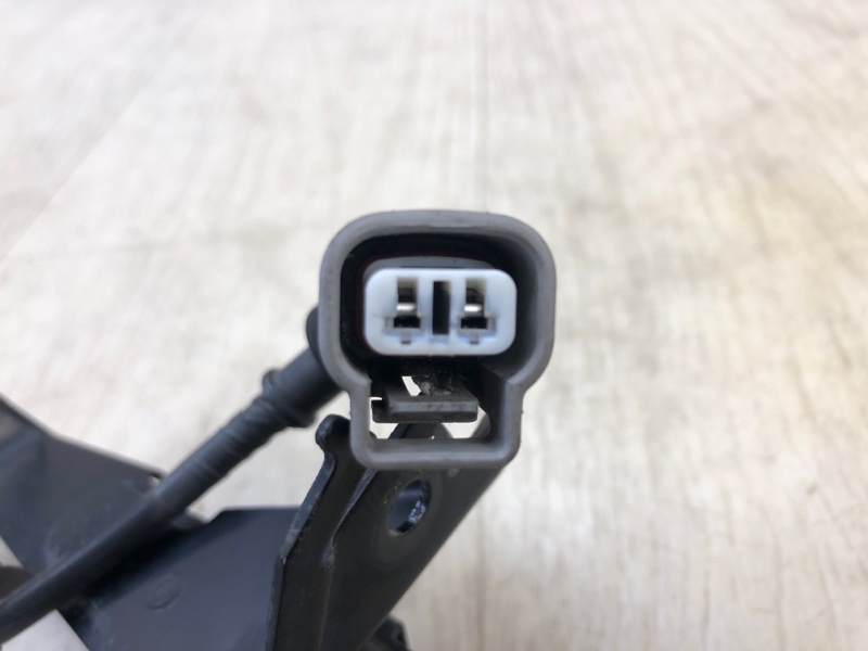 Датчик износа тормозных колодок передний правый LS600HL 06-17