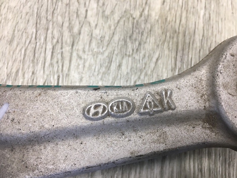 Рычаг задней подвески поперечный верхний задний правый SONATA LF 2014- 2017 Седан 2.4 Рычаг задней подвески поперечный верхний задний правый SONATA LF 2014- 2017 Седан 2.4