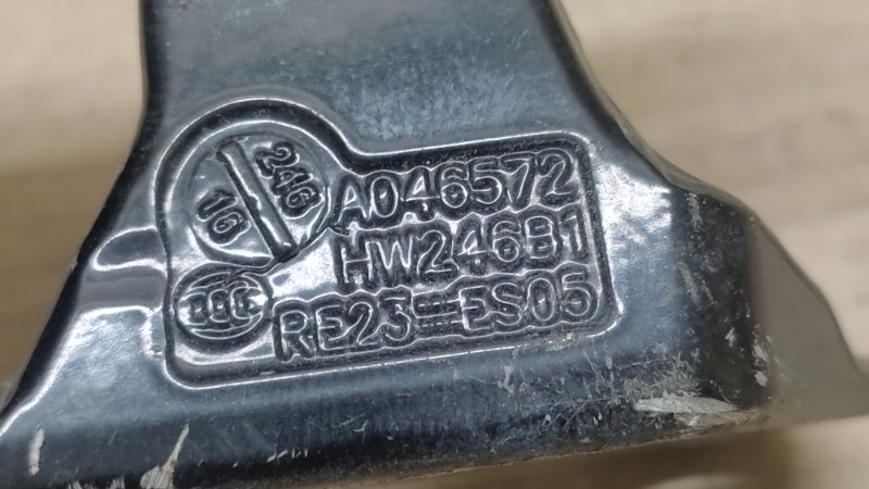 Петля двери верхняя передняя правая QX30 16-20