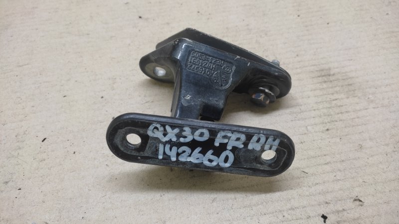 Петля двери верхняя передняя правая INFINITI QX30 16-20
