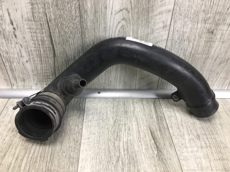 Патрубок интеркулера MAZDA CX-7 06-12 R2AX-13-231 Б/У