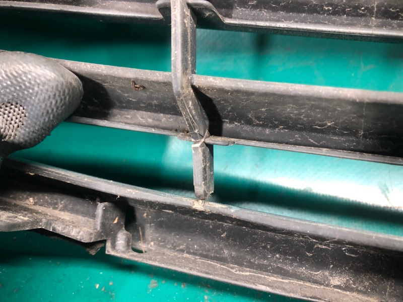 Решетка радиатора G25/G35/G37/Q40 06-14 2008 Седан 3.5 VQ35HR